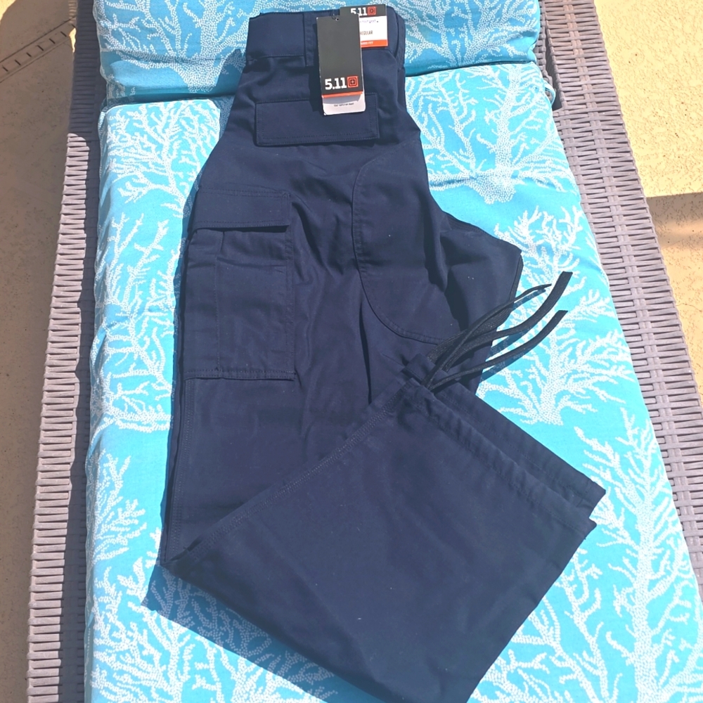 NWT 5.11 Tactical Rip Stop TDU Pants Navy Blue Mens Large EMT, ESU, PARAMEDICS